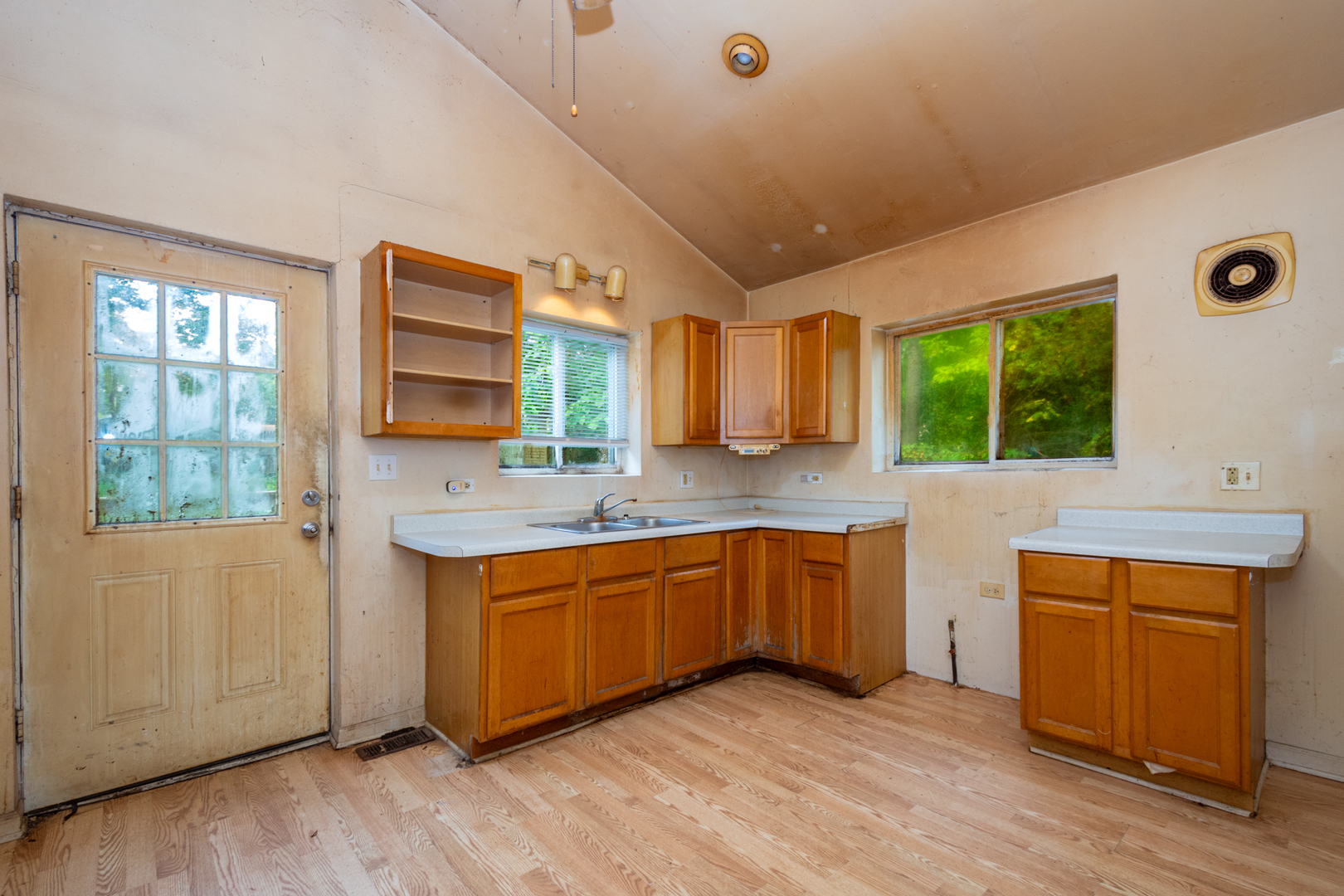 38178 N 1st Avenue, Spring Grove, IL 60081