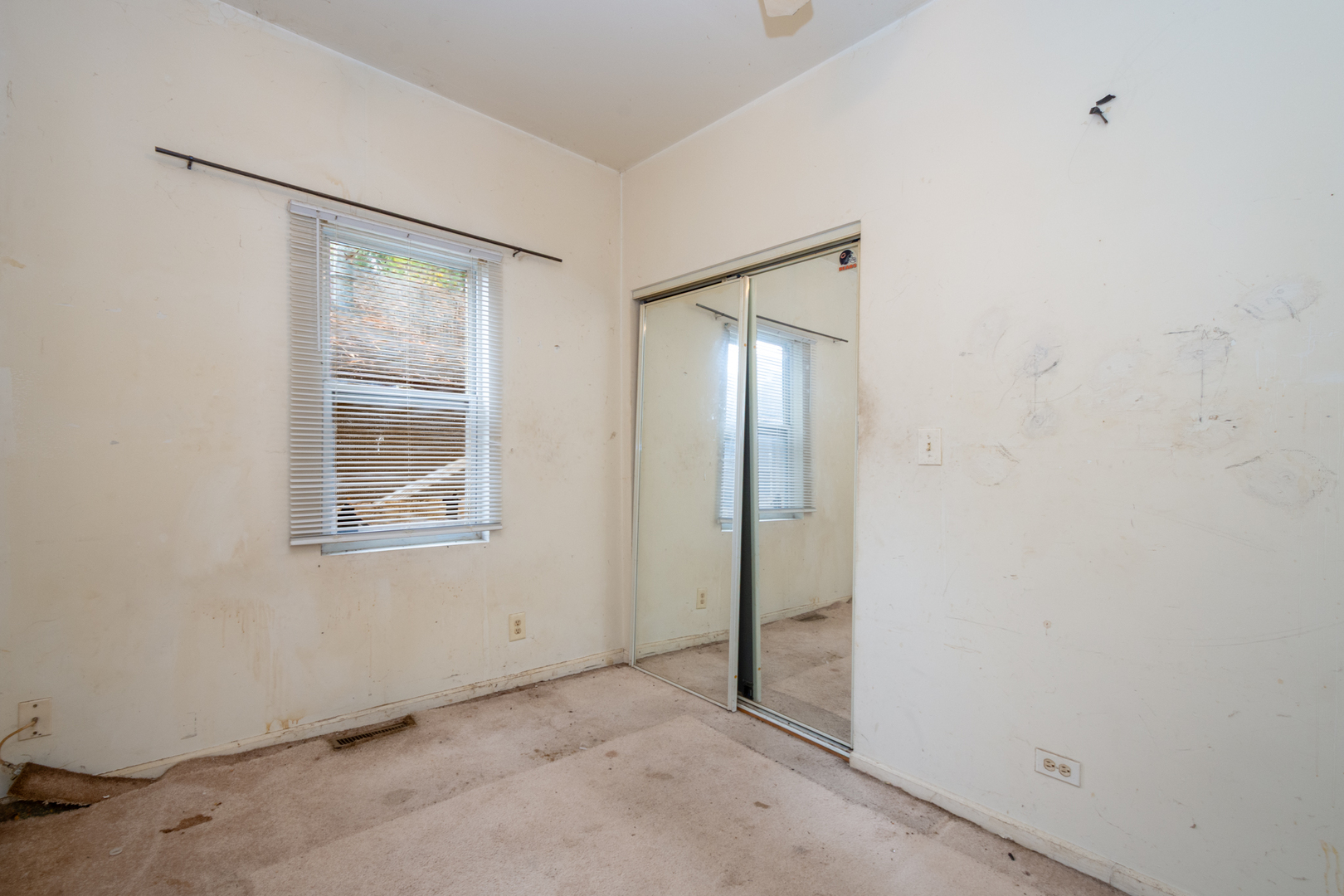 38178 N 1st Avenue, Spring Grove, IL 60081