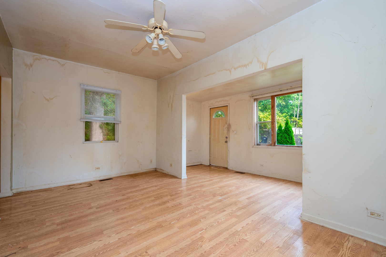 38178 N 1st Avenue, Spring Grove, IL 60081
