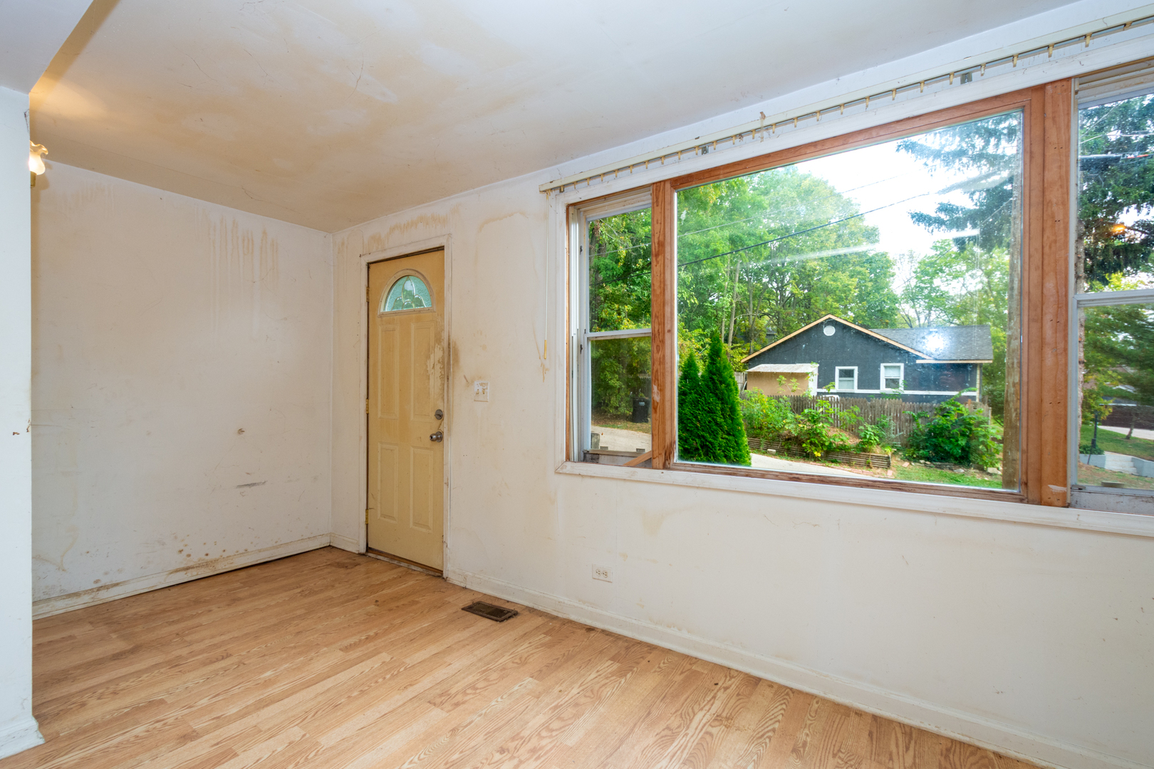 38178 N 1st Avenue, Spring Grove, IL 60081