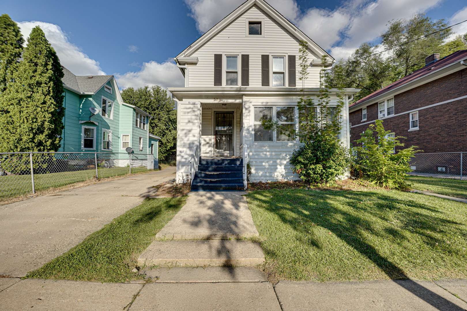 523 GRAND Avenue #3, Aurora, IL 60506