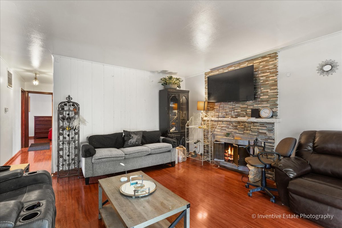 3030 W 85th Street, Chicago, IL 60652