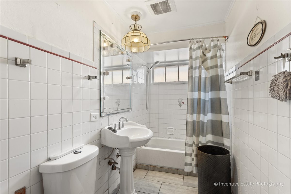 3030 W 85th Street, Chicago, IL 60652