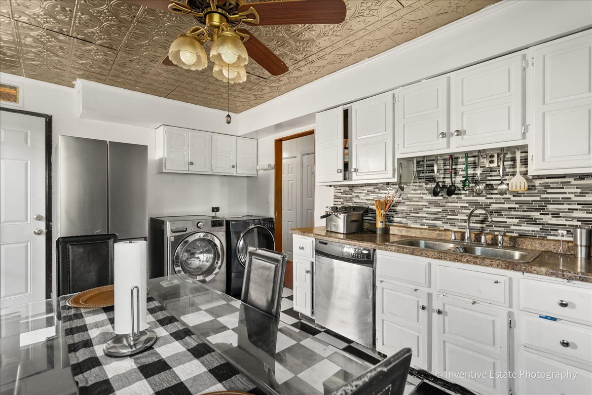 3030 W 85th Street, Chicago, IL 60652