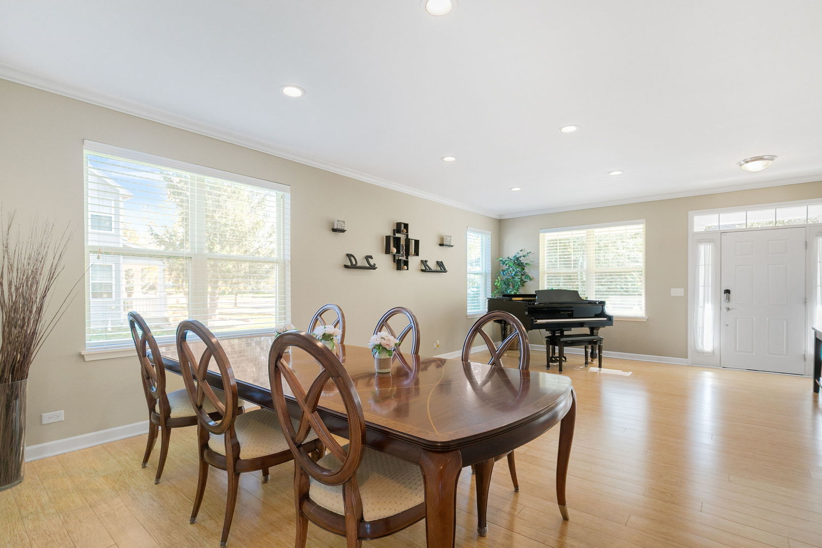 2511 Bluewater Drive, Wauconda, IL 60084