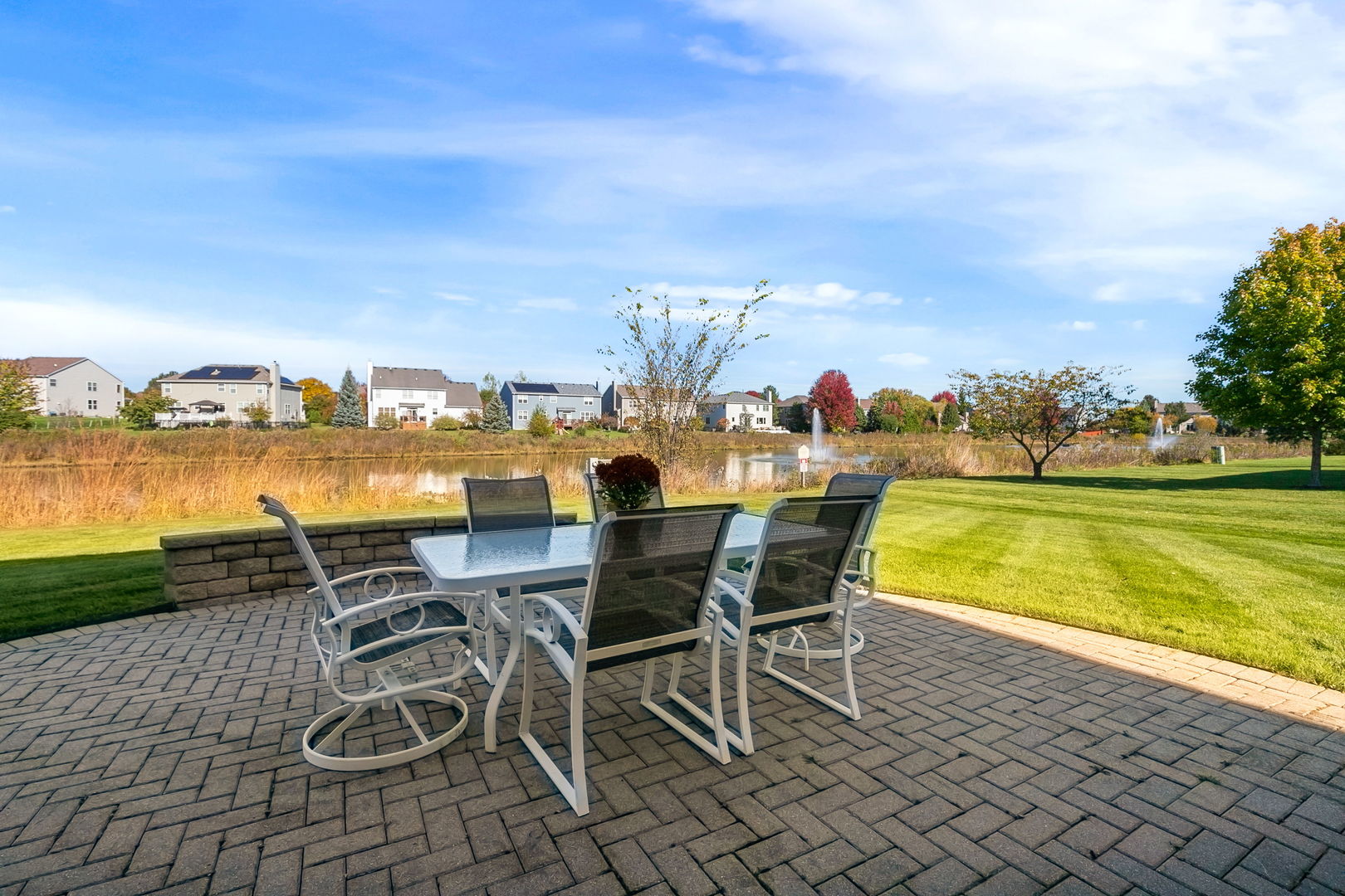 2511 Bluewater Drive, Wauconda, IL 60084