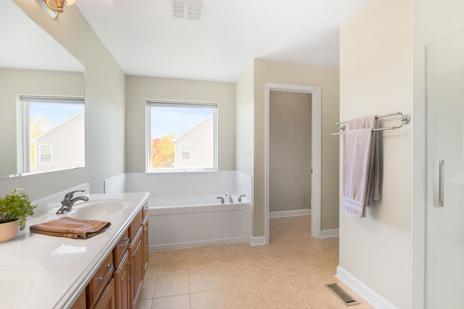 2511 Bluewater Drive, Wauconda, IL 60084