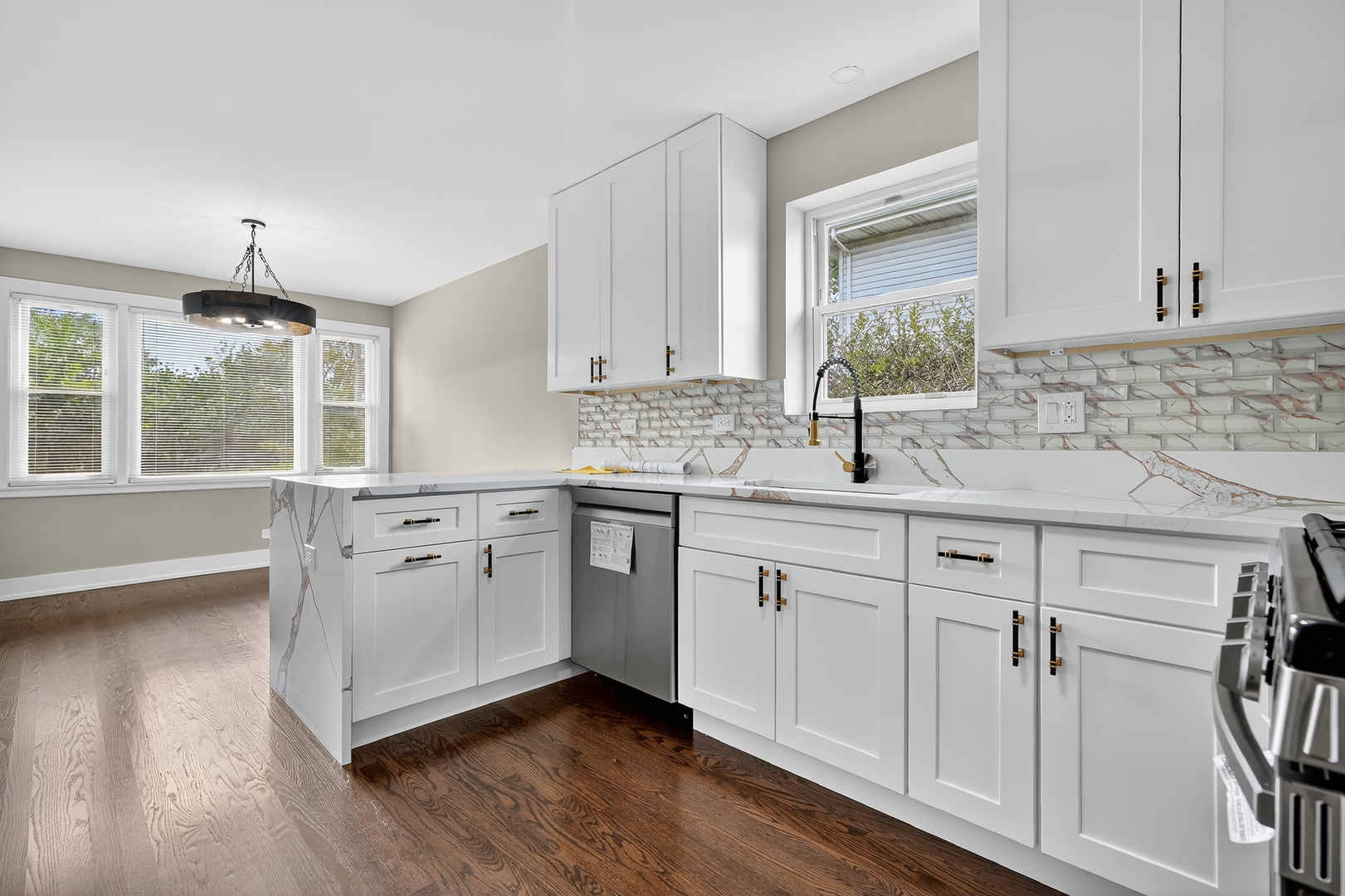 2601 W 98th Place, Evergreen Park, IL 60805