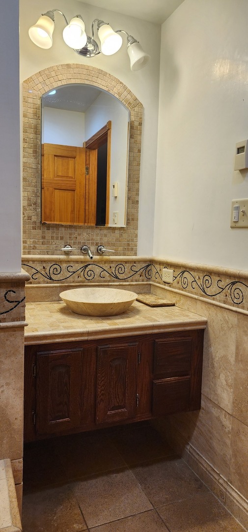 132 Fairwood Drive, Bolingbrook, IL 60440