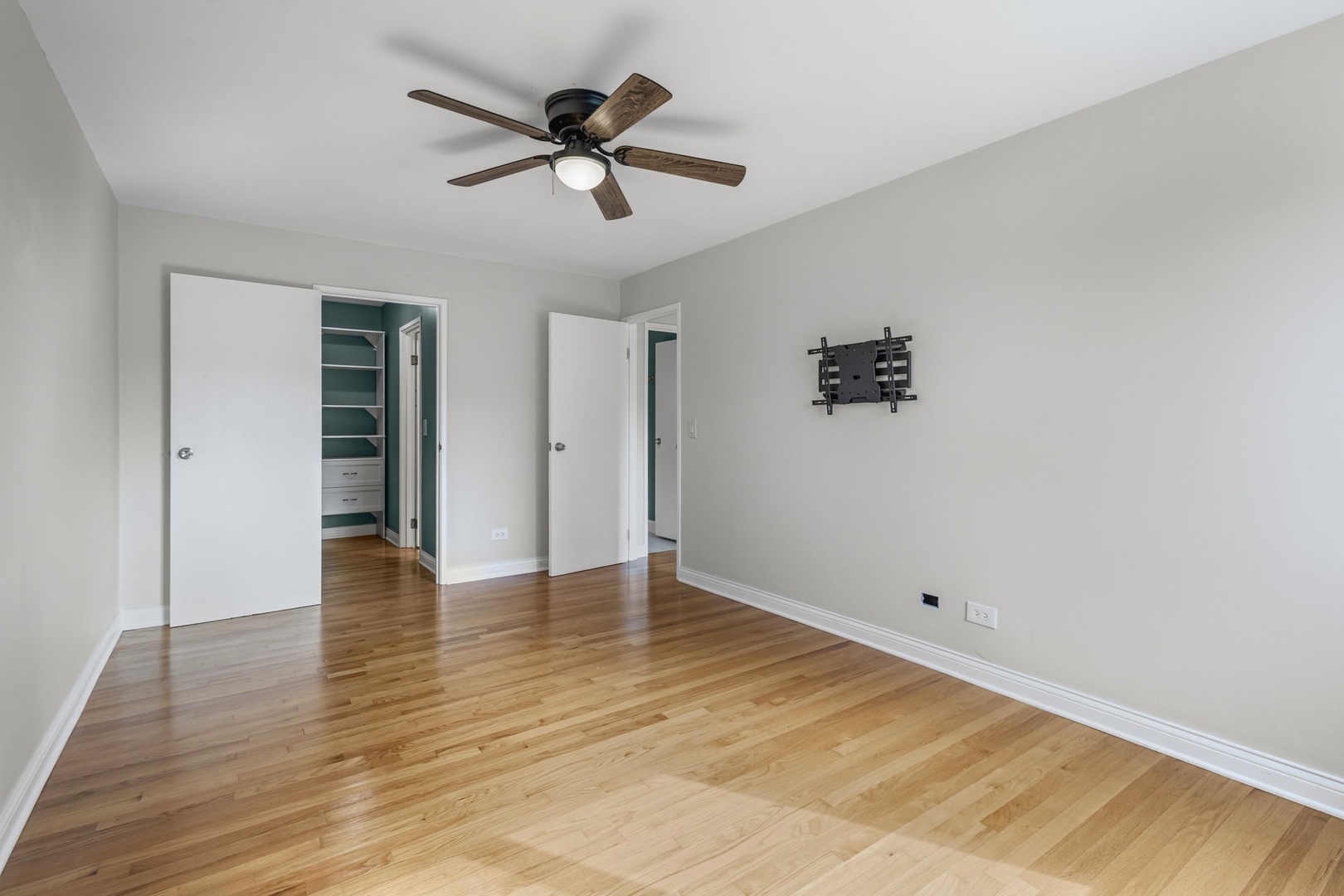 920 N Lakeside Drive #1D, Vernon Hills, IL 60061