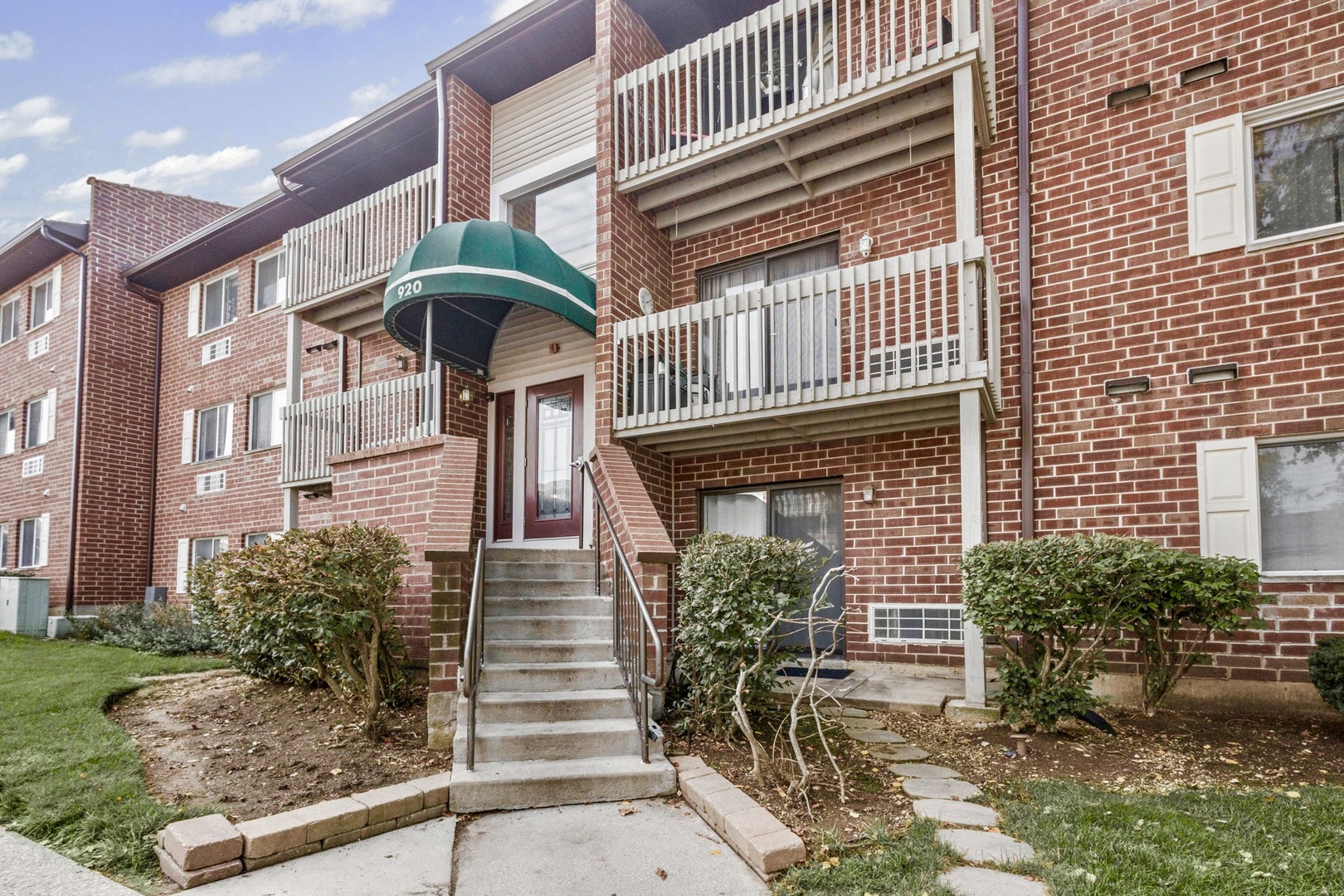 920 N Lakeside Drive #1D, Vernon Hills, IL 60061