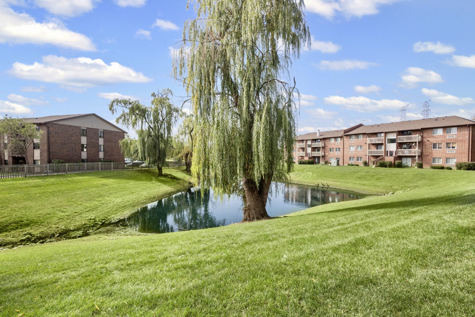 920 N Lakeside Drive #1D, Vernon Hills, IL 60061
