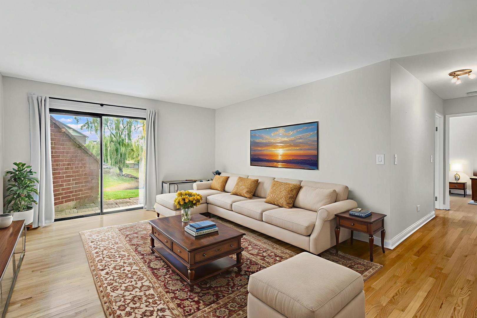 920 N Lakeside Drive #1D, Vernon Hills, IL 60061