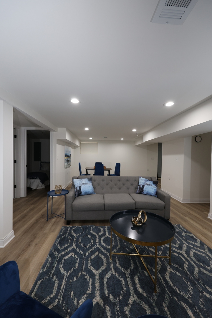 11173 S Hermosa Avenue, Chicago, IL 60643