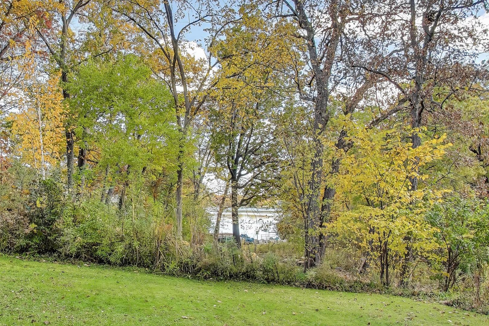 21465 W Crescent Drive, Mundelein, IL 60060