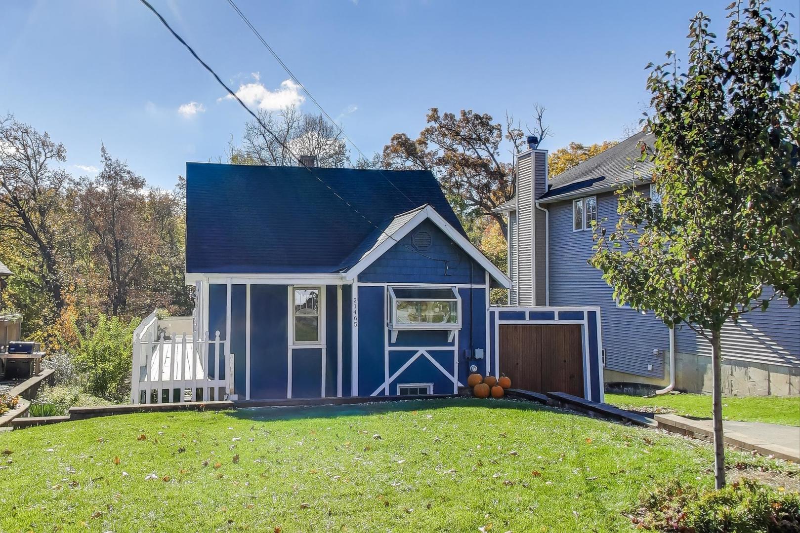 21465 W Crescent Drive, Mundelein, IL 60060