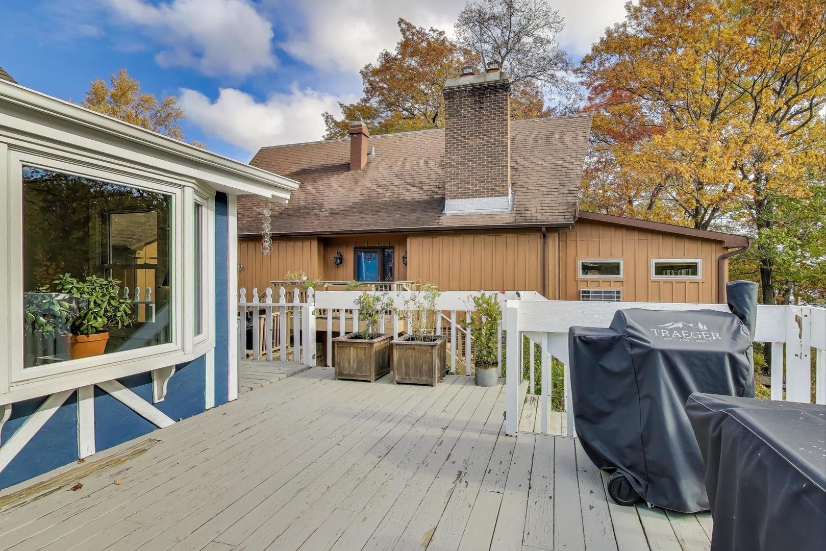 21465 W Crescent Drive, Mundelein, IL 60060