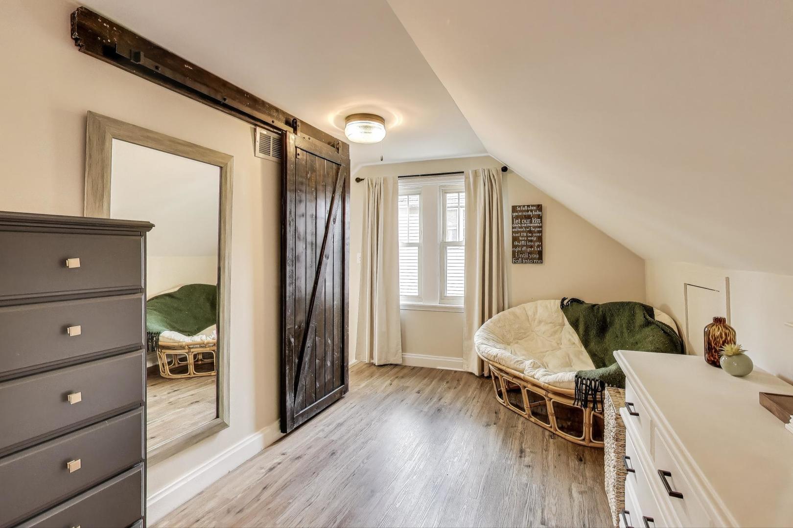 21465 W Crescent Drive, Mundelein, IL 60060