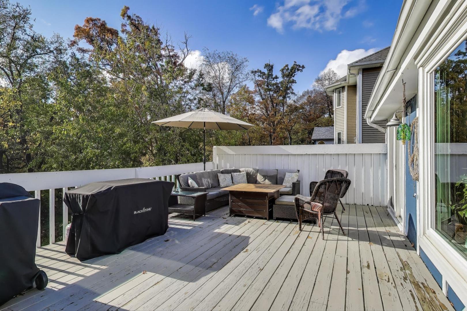 21465 W Crescent Drive, Mundelein, IL 60060