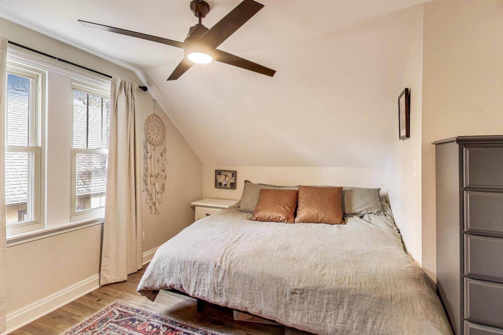 21465 W Crescent Drive, Mundelein, IL 60060