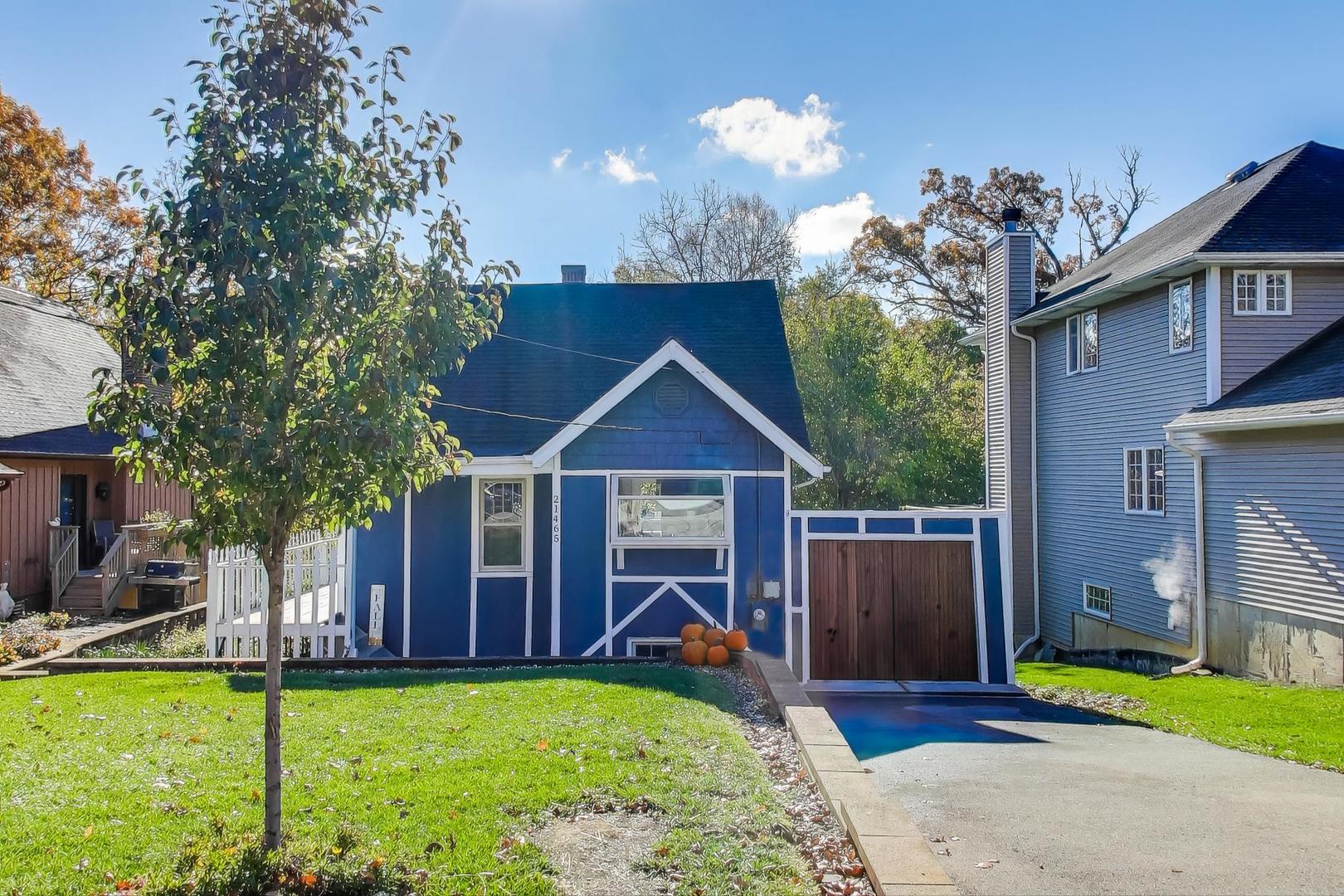 21465 W Crescent Drive, Mundelein, IL 60060