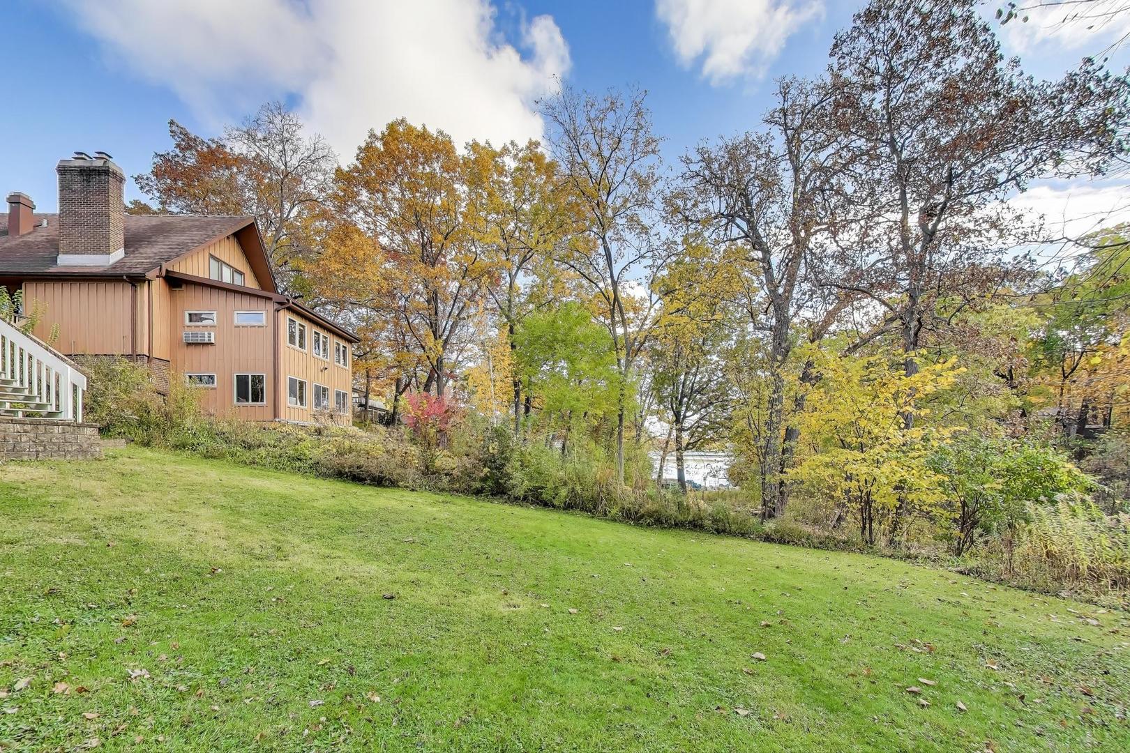 21465 W Crescent Drive, Mundelein, IL 60060