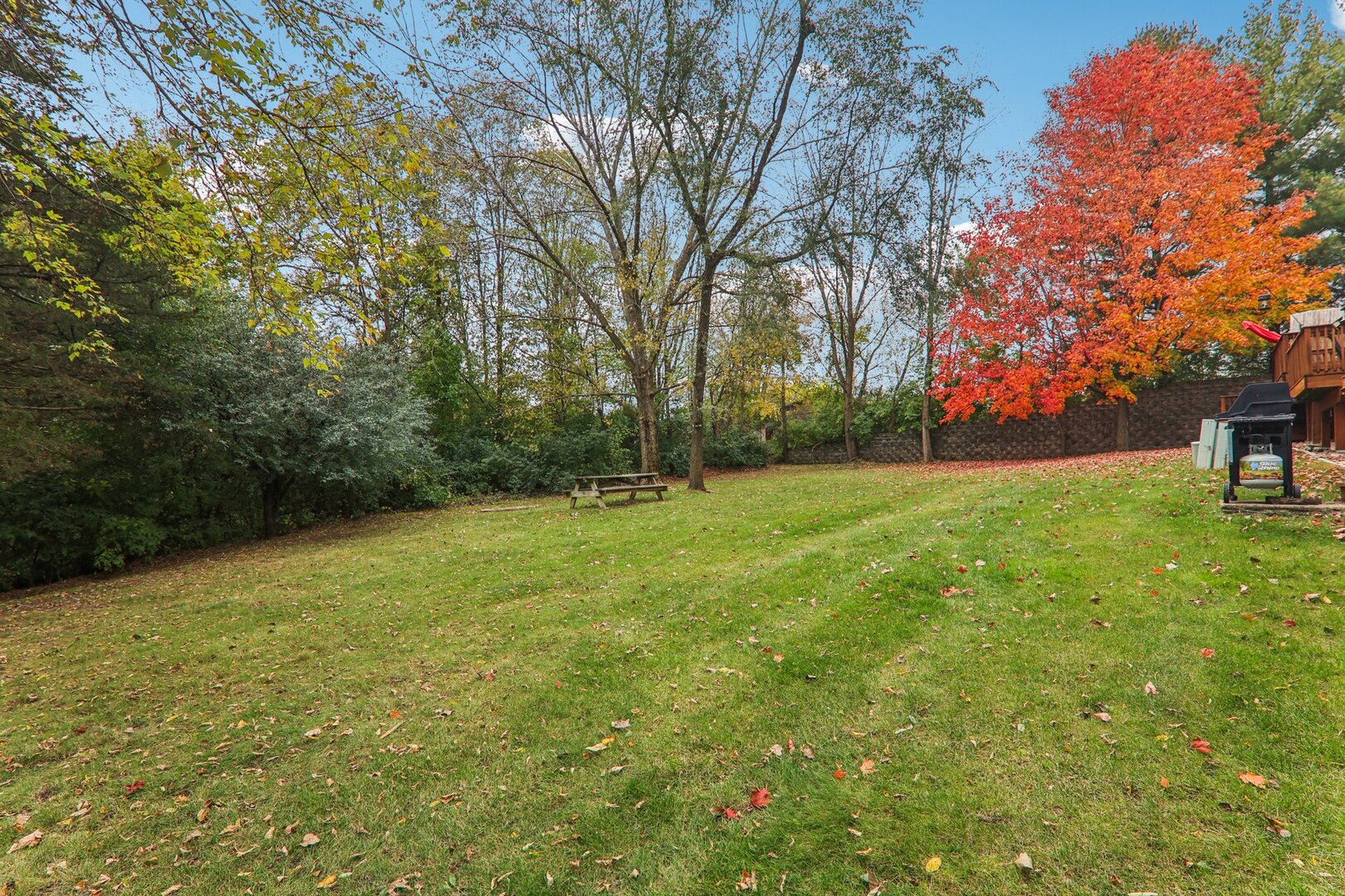 603 RIVER BLUFF Drive #603, Carpentersville, IL 60110