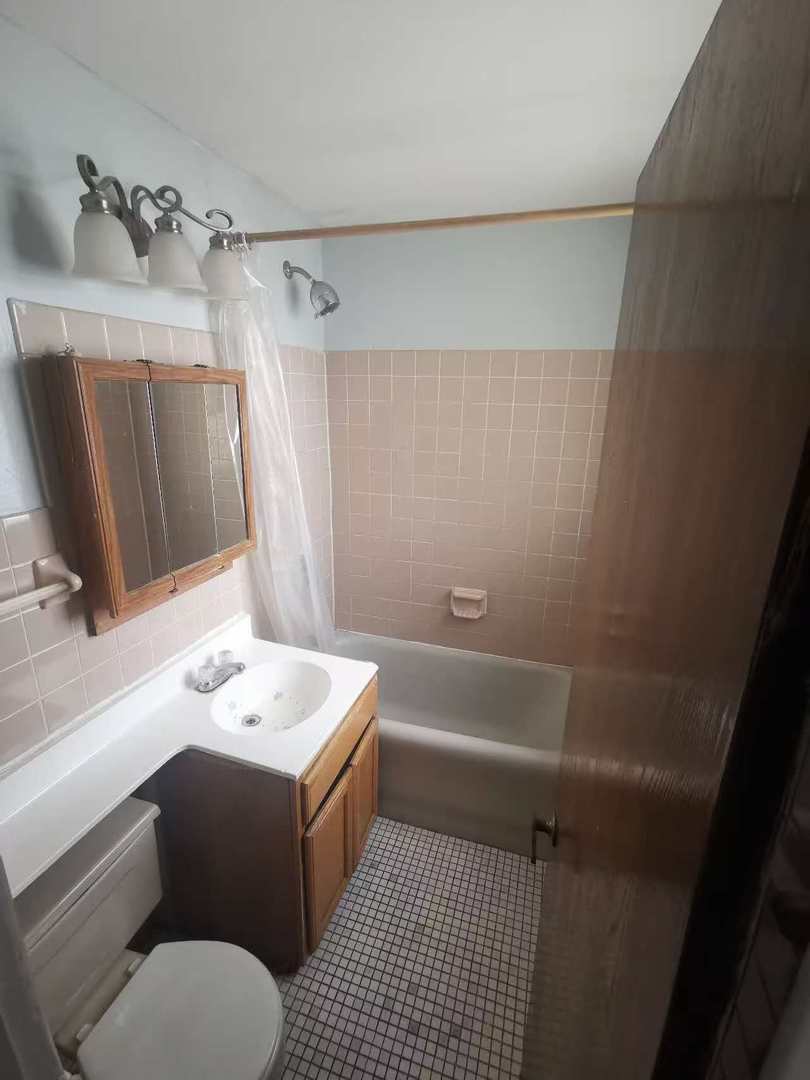 5135 S KENWOOD Avenue #402, Chicago, IL 60615