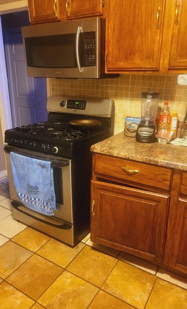 1637 215th Place, Sauk Village, IL 60411