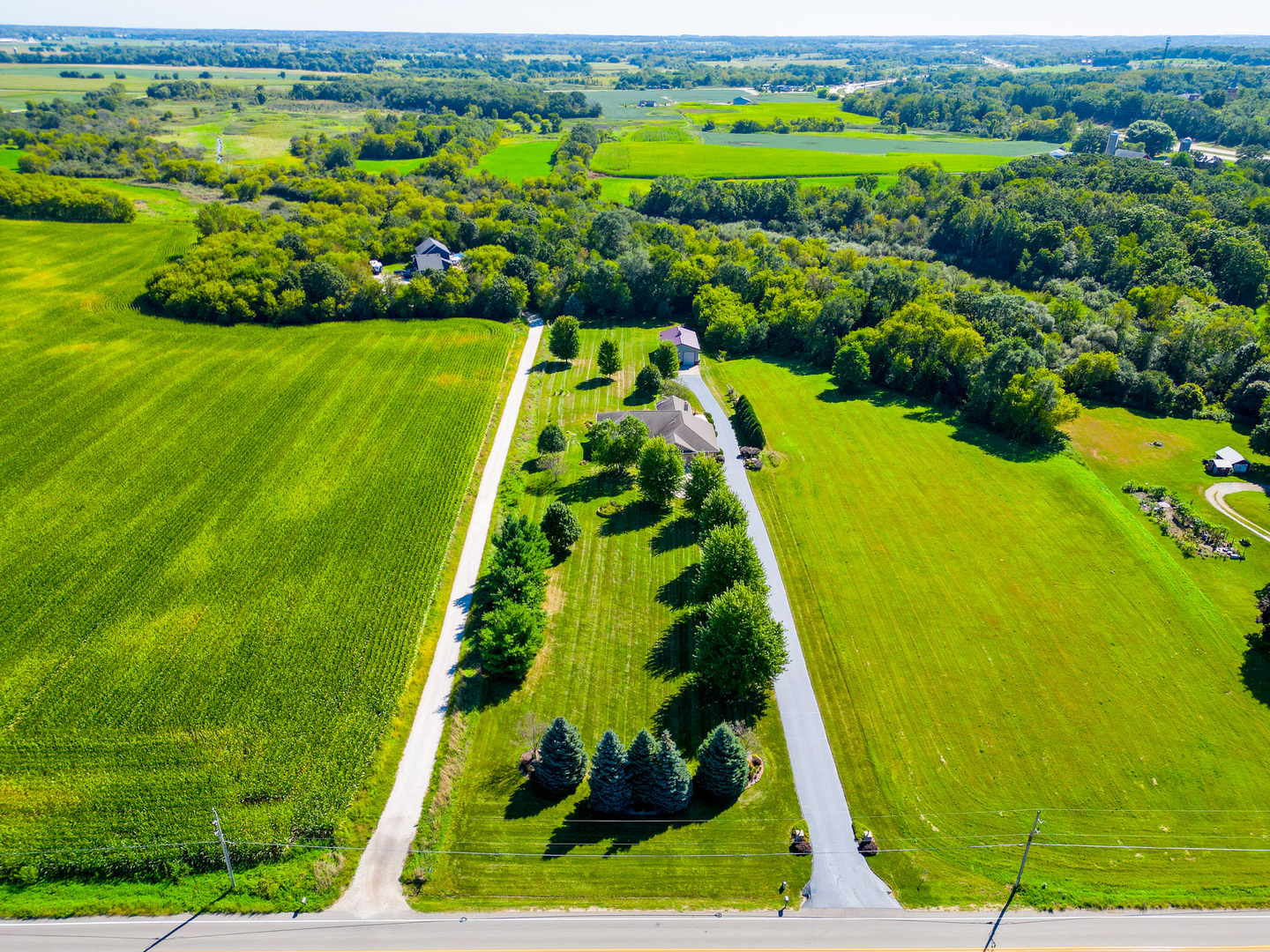 5619 352nd Avenue, Burlington, WI 53105