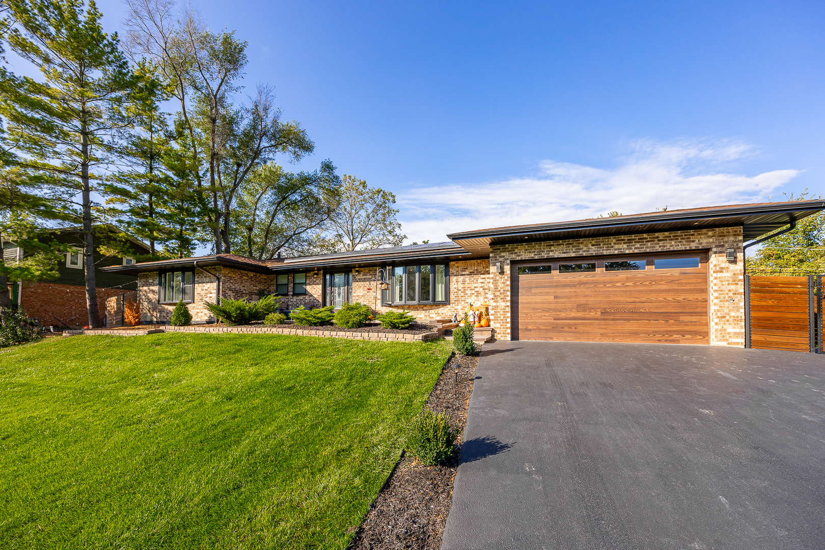 1208 N Doe Road, Palatine, IL 60067