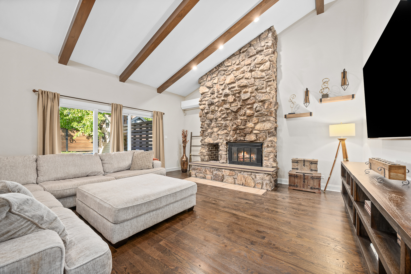 1208 N Doe Road, Palatine, IL 60067