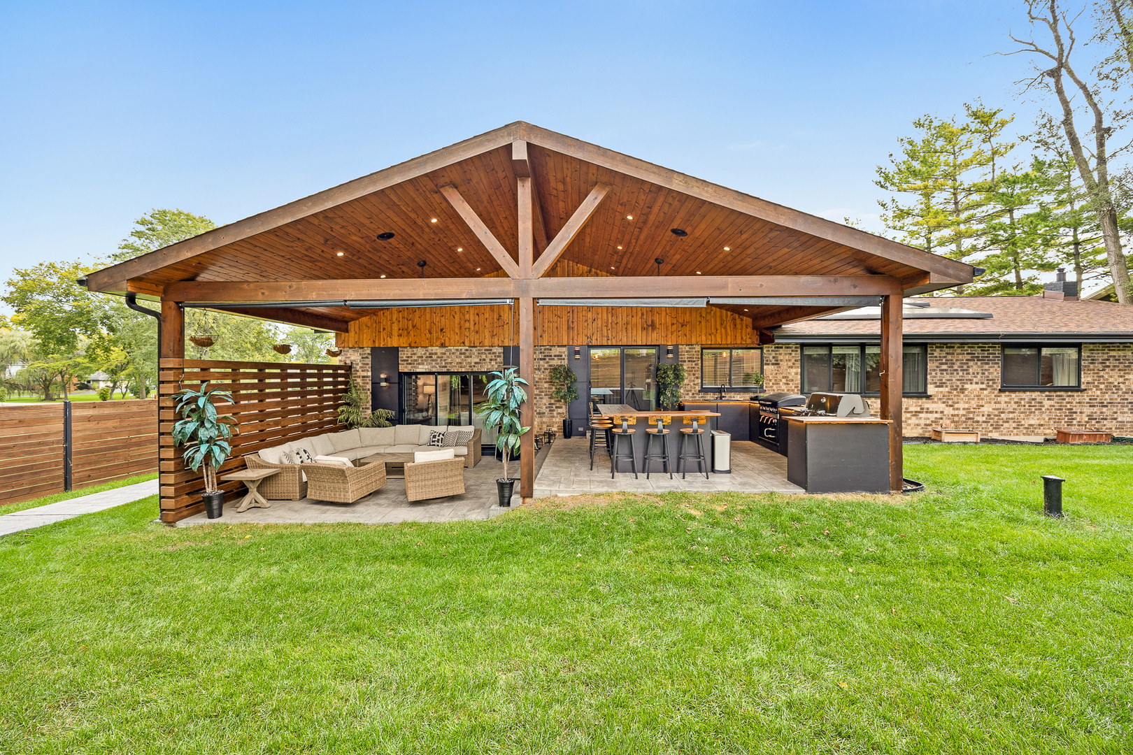 1208 N Doe Road, Palatine, IL 60067