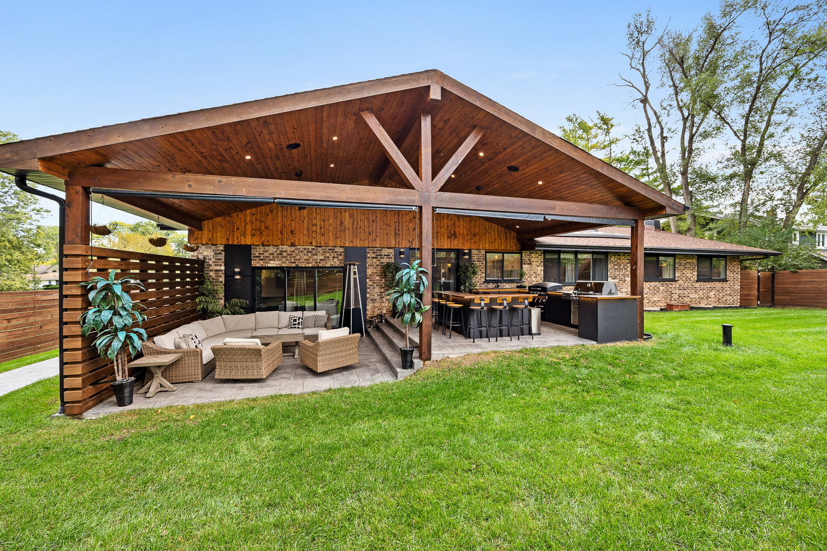 1208 N Doe Road, Palatine, IL 60067