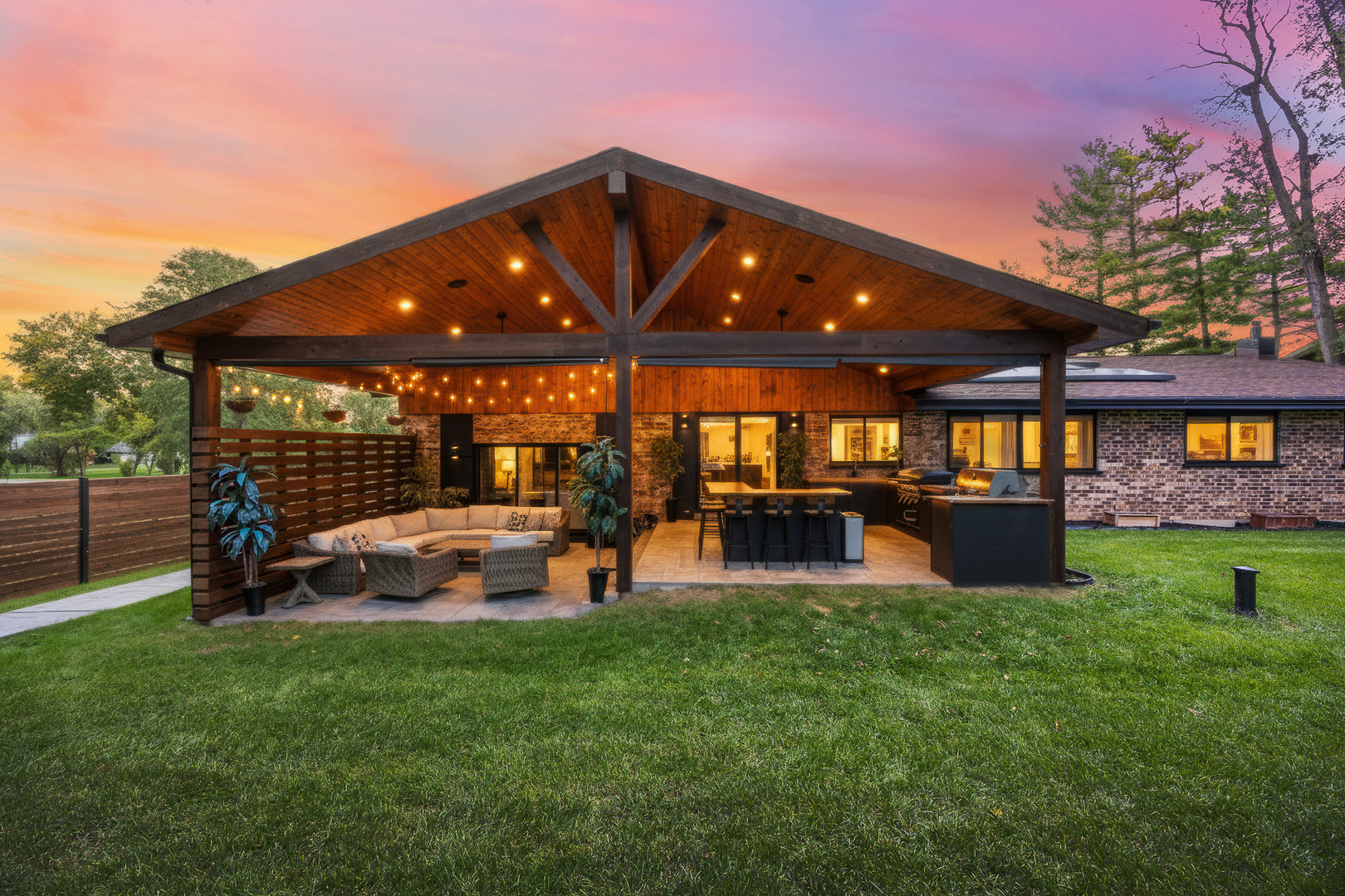 1208 N Doe Road, Palatine, IL 60067