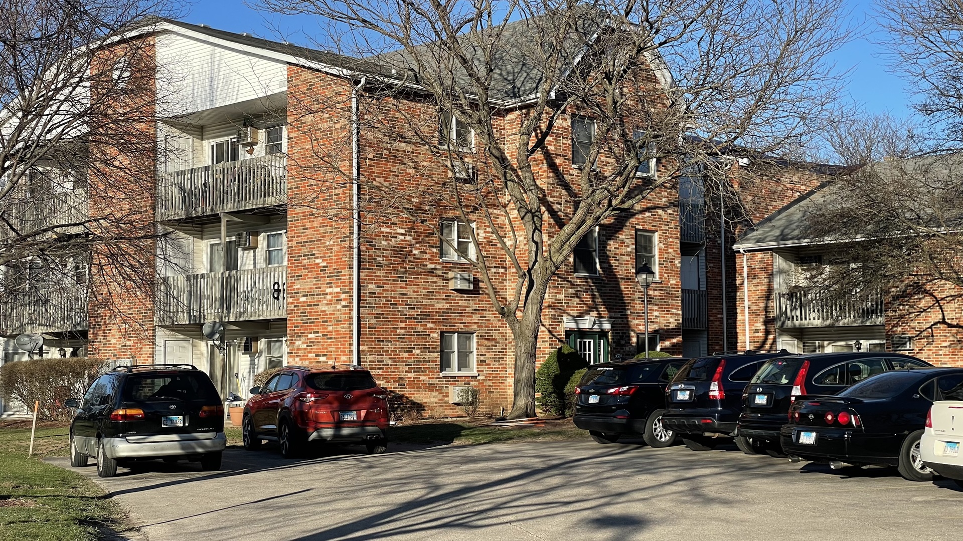 4301 W Shamrock Lane #2D, McHenry, IL 60050