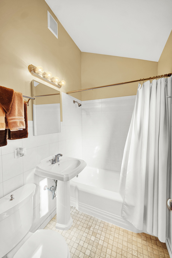 3812 W 109th Place, Chicago, IL 60655