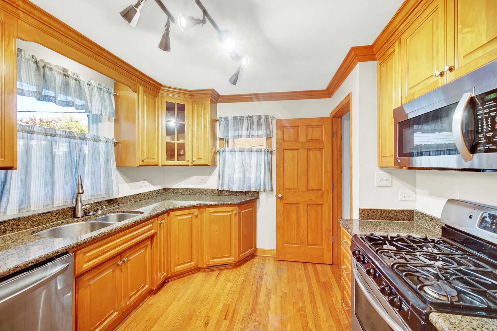 3812 W 109th Place, Chicago, IL 60655