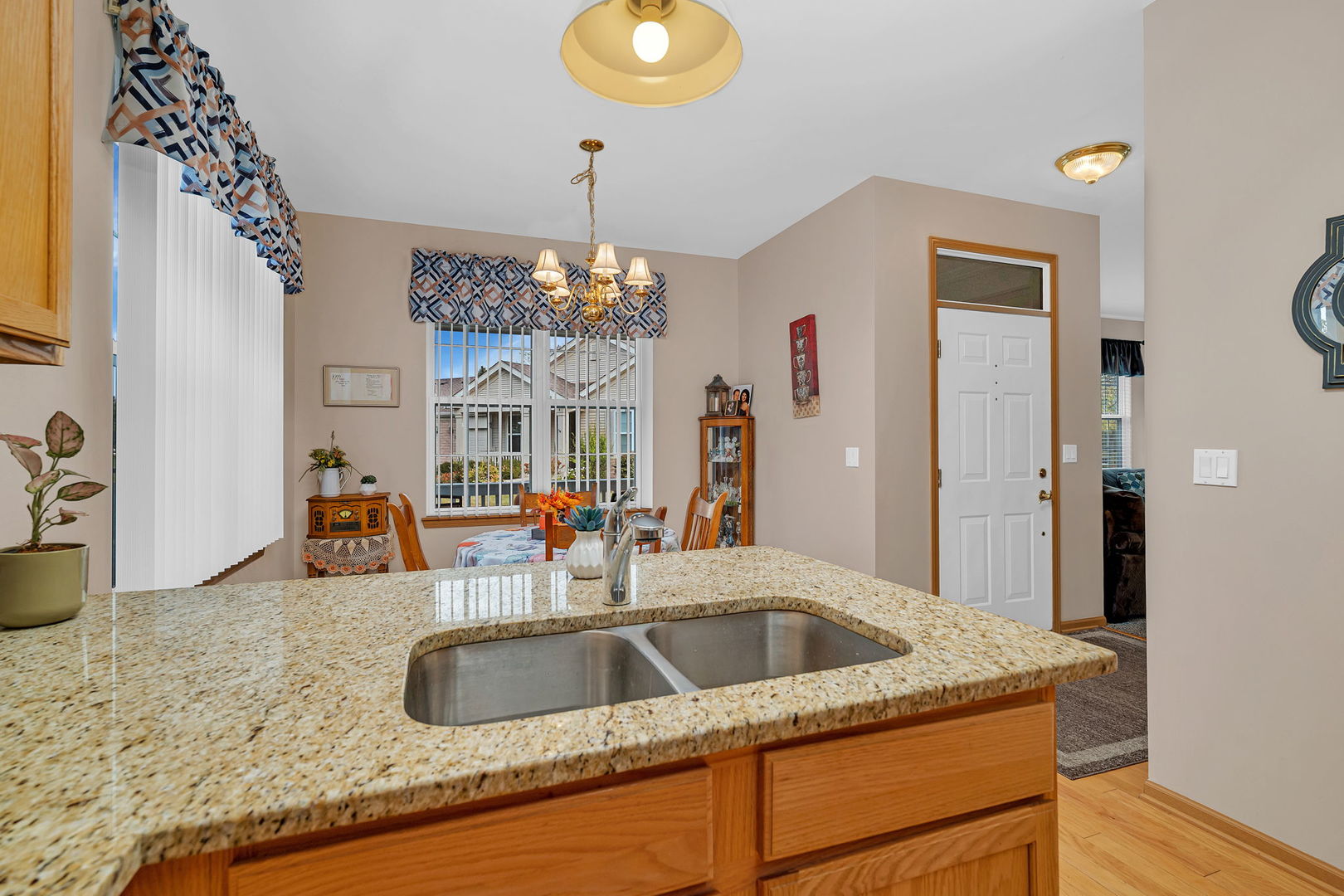 21476 Mays Lake Court, Crest Hill, IL 60403