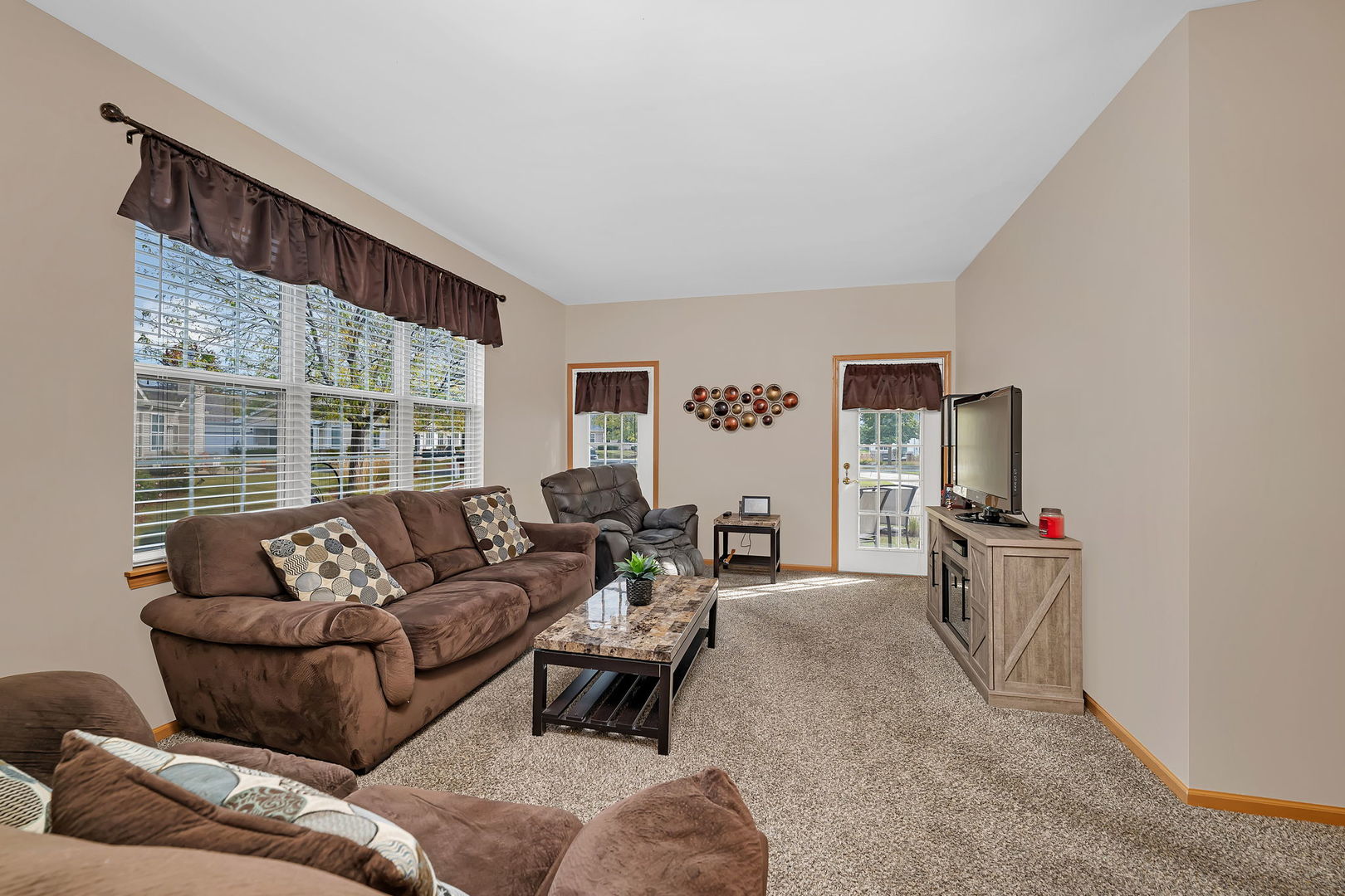 21476 Mays Lake Court, Crest Hill, IL 60403