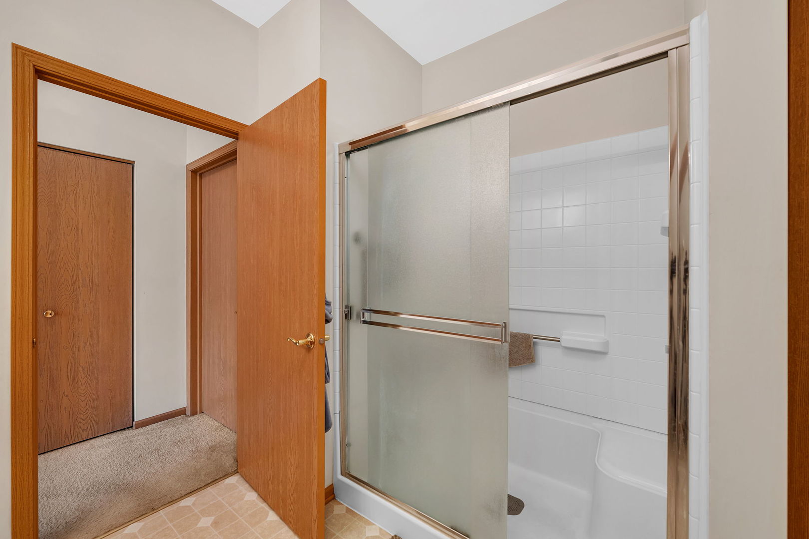 21476 Mays Lake Court, Crest Hill, IL 60403