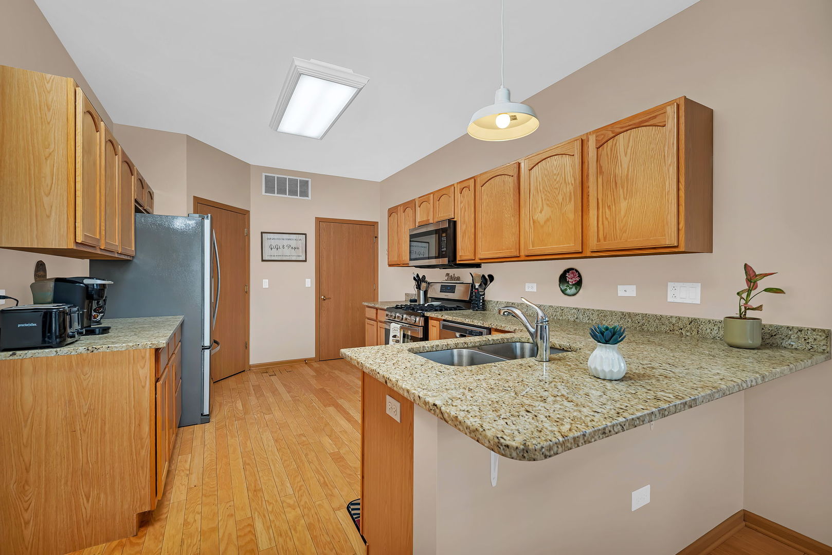 21476 Mays Lake Court, Crest Hill, IL 60403