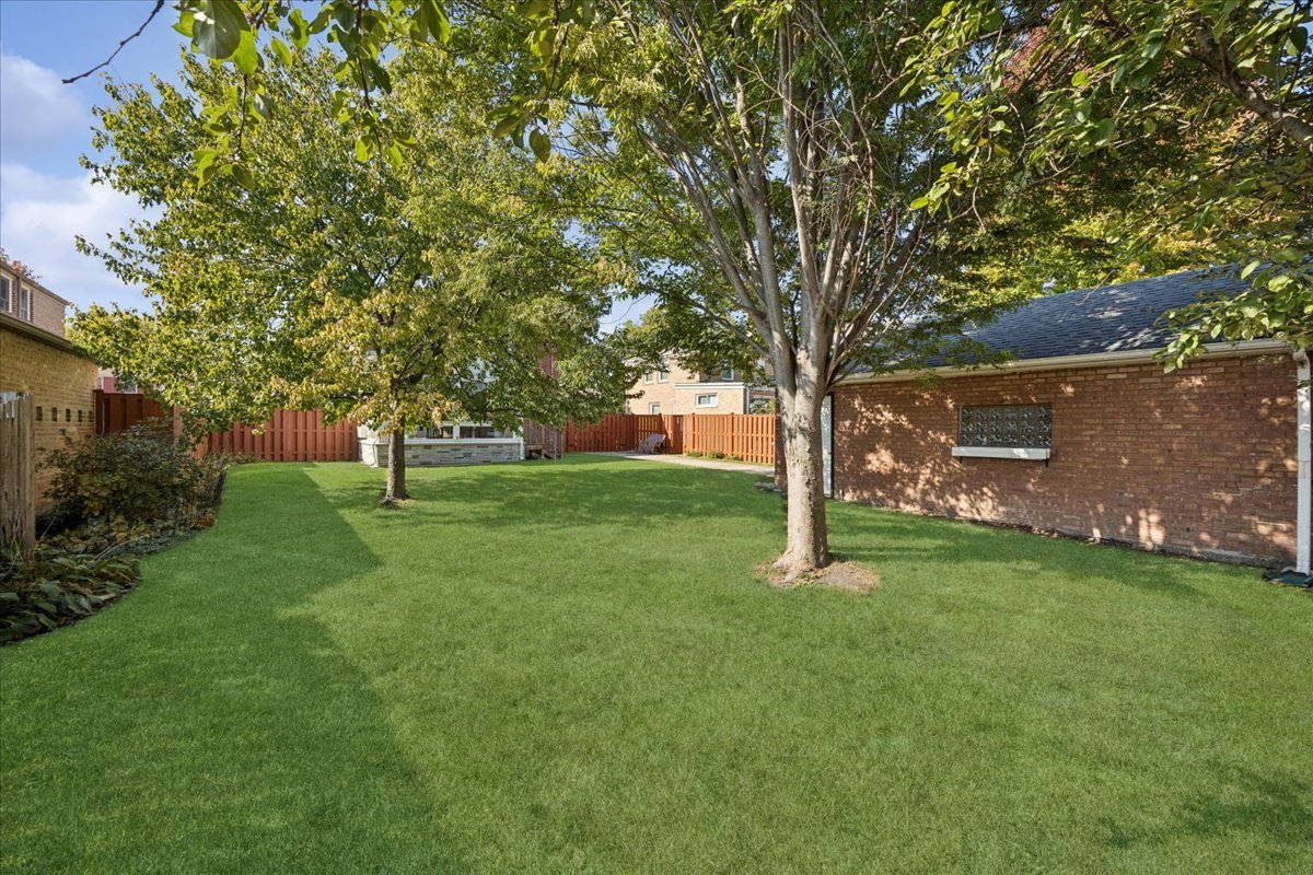 1813 Manchester Avenue, Westchester, IL 60154