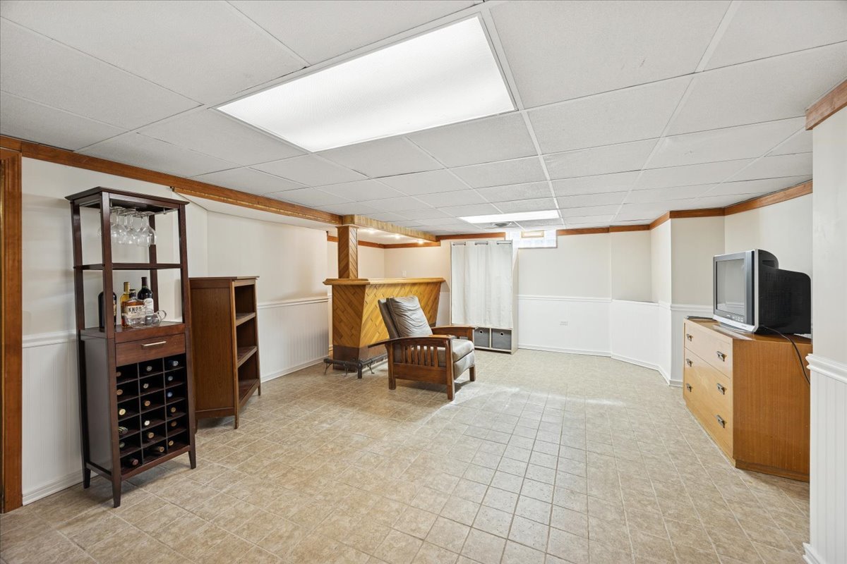 1813 Manchester Avenue, Westchester, IL 60154
