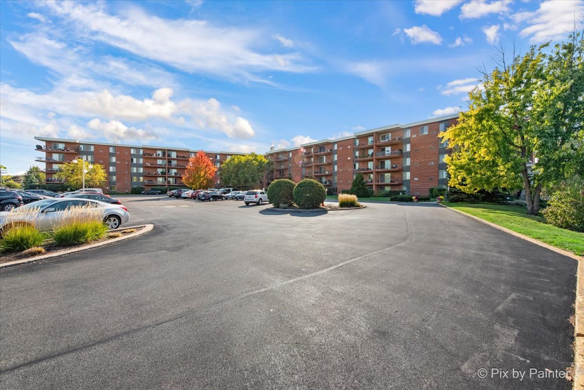 16 E Old Willow Road #417S, Prospect Heights, IL 60070
