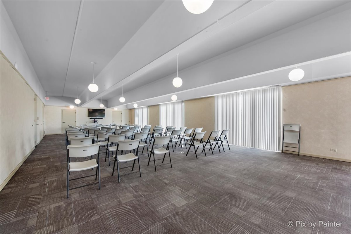 16 E Old Willow Road #417S, Prospect Heights, IL 60070
