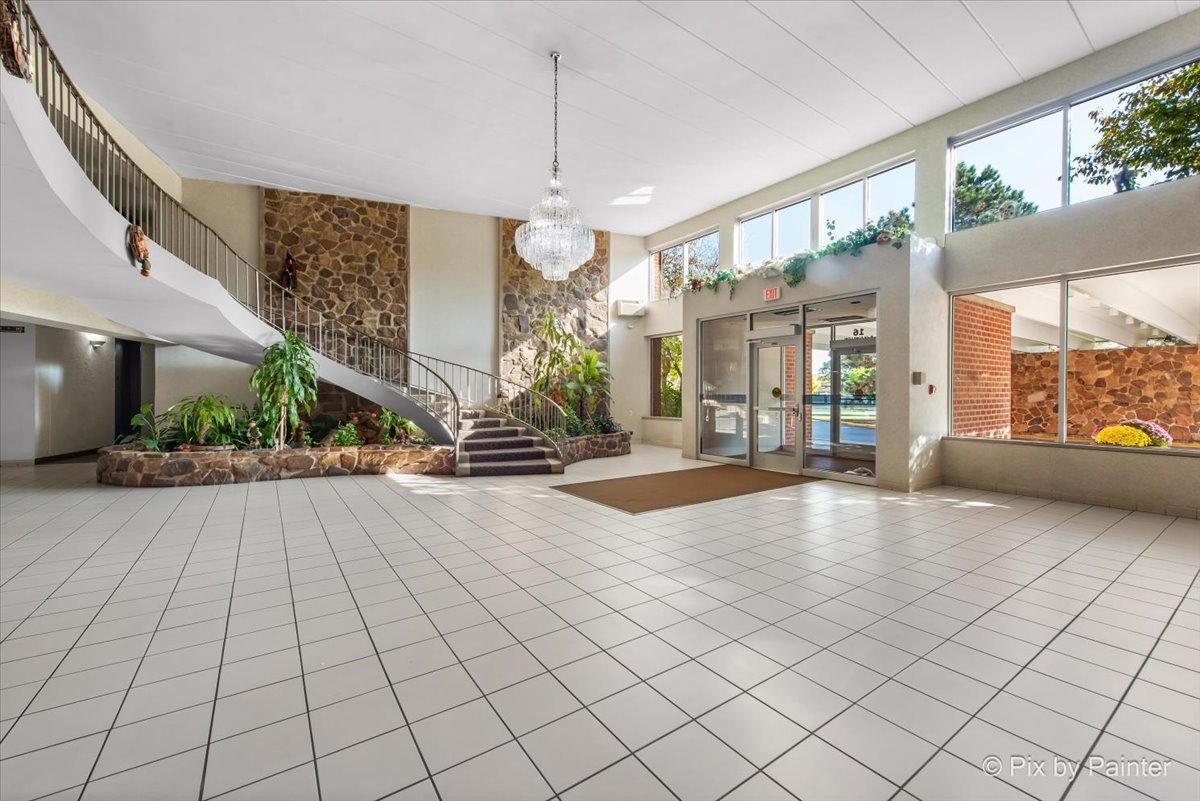 16 E Old Willow Road #417S, Prospect Heights, IL 60070