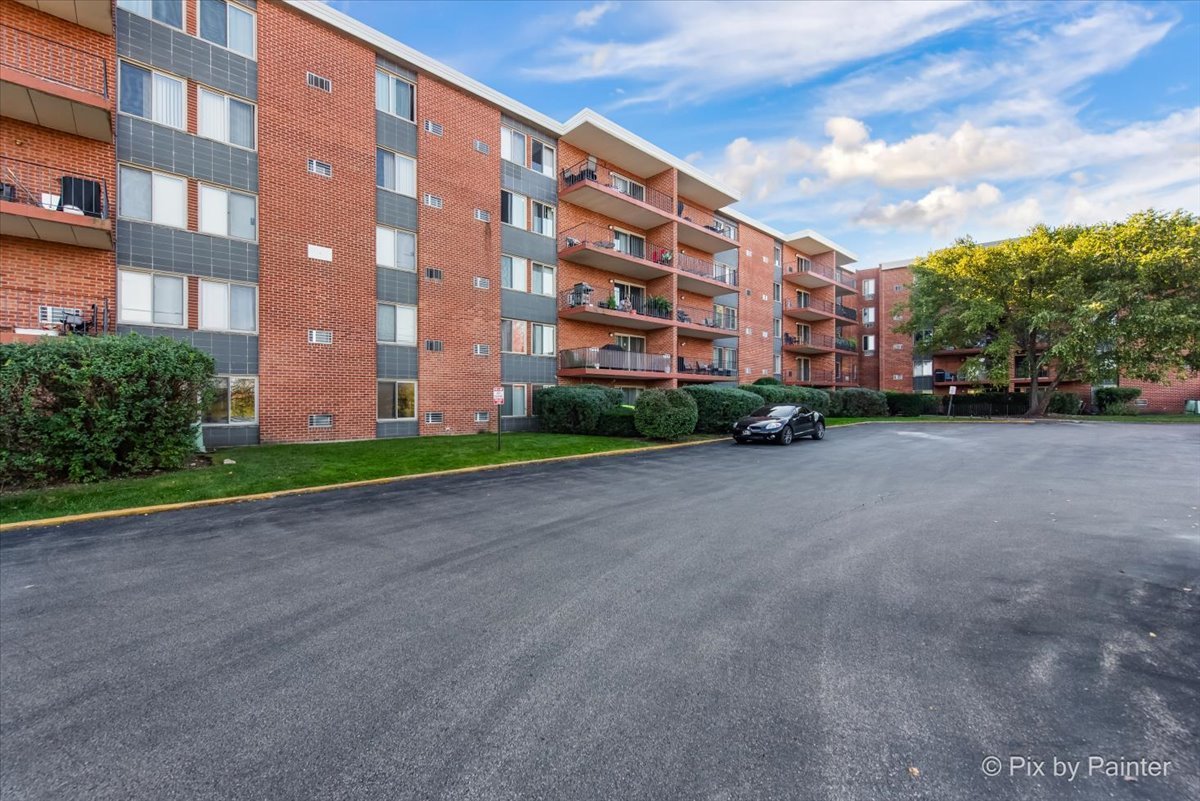 16 E Old Willow Road #417S, Prospect Heights, IL 60070