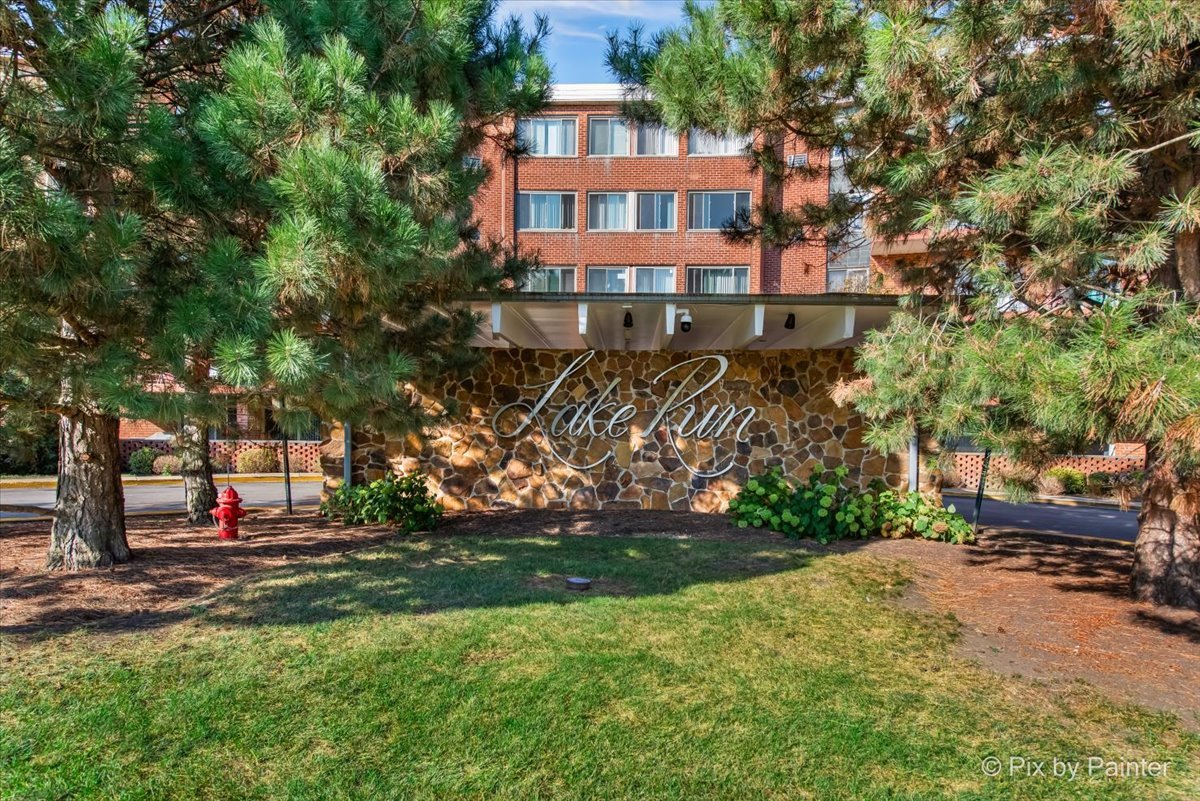 16 E Old Willow Road #417S, Prospect Heights, IL 60070