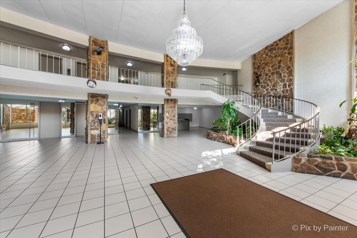 16 E Old Willow Road #417S, Prospect Heights, IL 60070